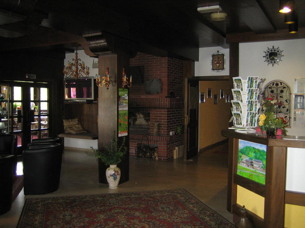 Landhotel Weinhaus Treis Weinähr المظهر الخارجي الصورة